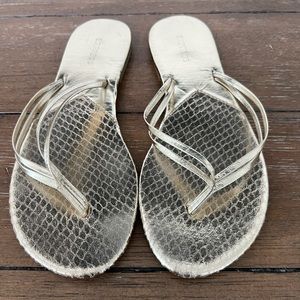 EXPRESS Gold Flip Flips